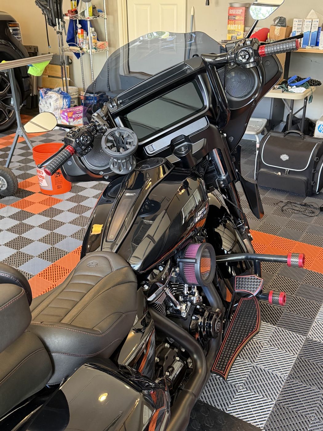 Harley bagger detailed