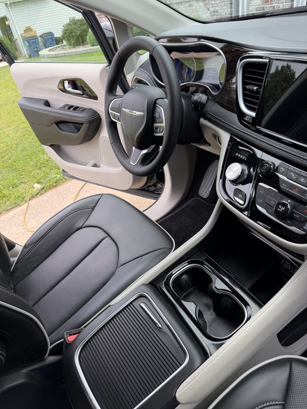 Minivan console and shifter detailed