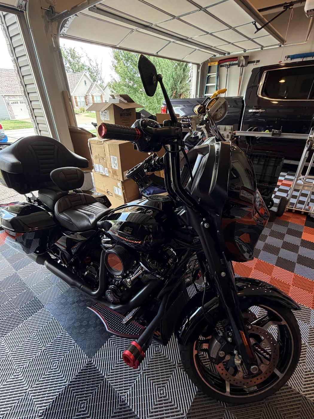 Harley bagger detailed