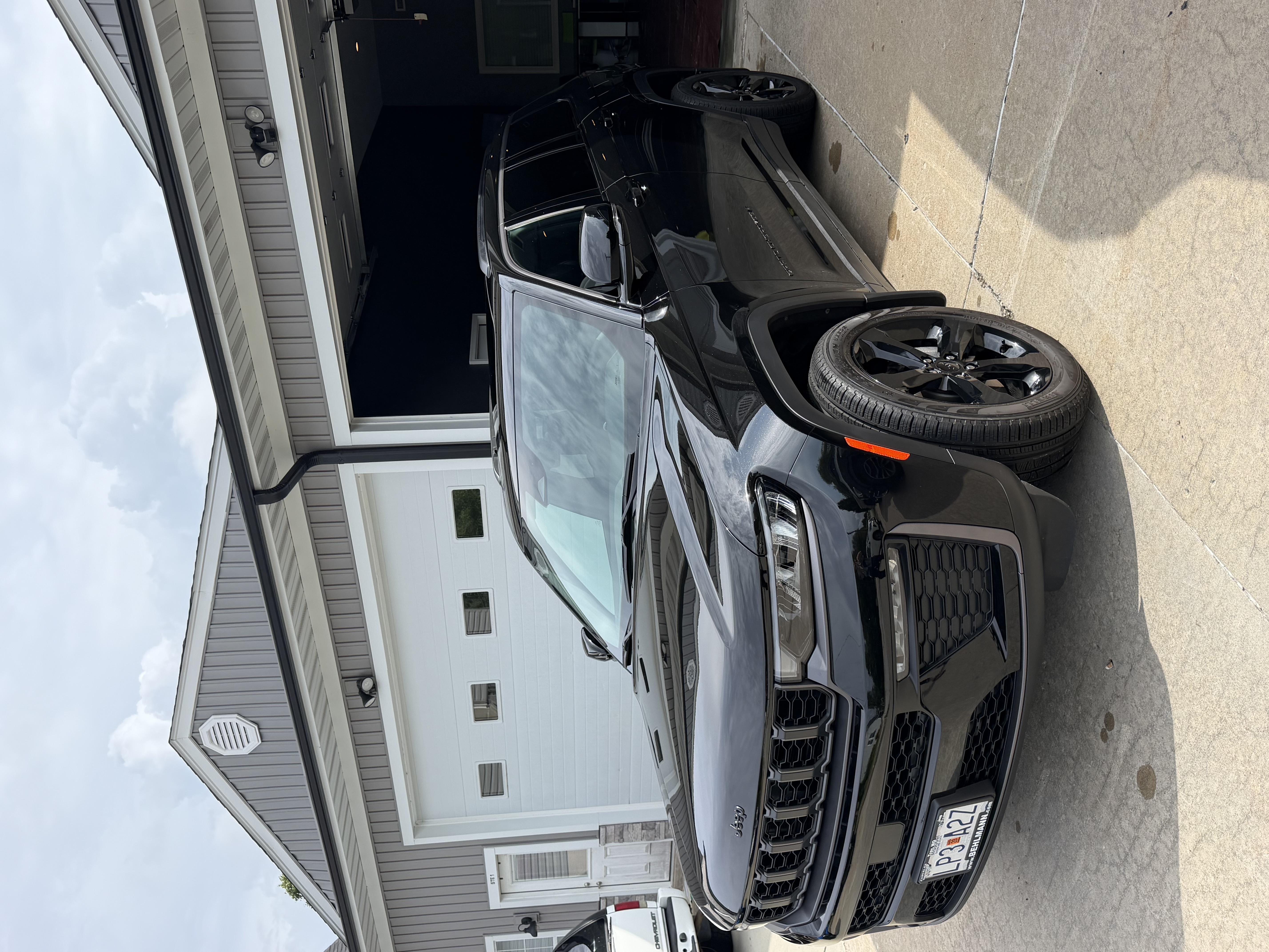 Jeep grand cherokee — Full detail